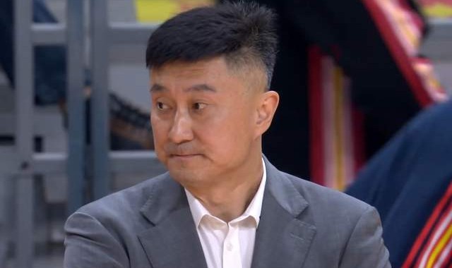 v站-广东新大外是他？美国人，2米08，曾联手文班亚马，或成杜锋奇兵