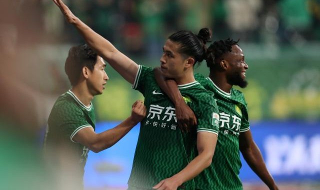 v站-【中超】王子铭单刀被扑张玉宁染红 国安0比0浙江