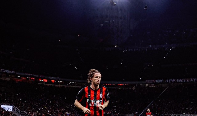 v站体育-莫德里奇手机壁纸分享|卢卡·莫德里奇|ac米兰_新浪体育_新浪新闻