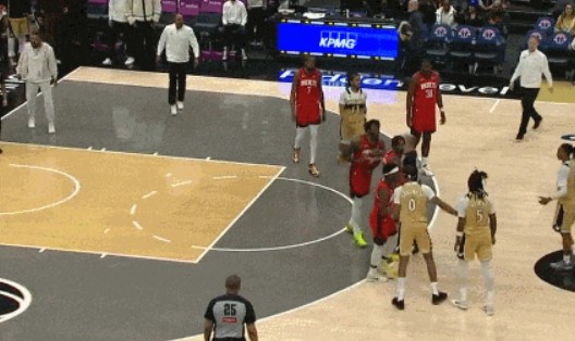 v站-确认了！交易首秀！NBA第一个转会球星