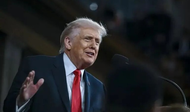 v站-特朗普：我不在乎伊朗是否踢世界杯，已是彻底被击败的国家_新浪新闻