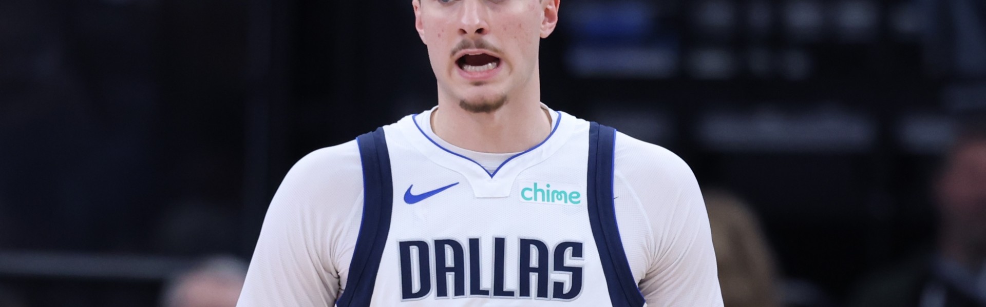 v站体育-弗拉格目前总得分篮板助攻抢断四项数据领跑全队 史上第三位新秀